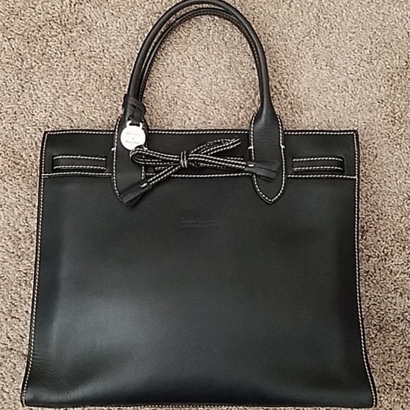 Dooney & Bourke Handbags - Dooney & Bourke Purse